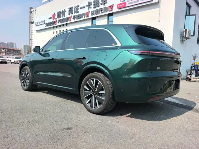Li Auto L6 — Фото автомобиля 11