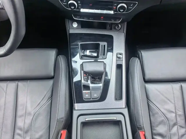 Audi Q5L — Фото автомобиля 10