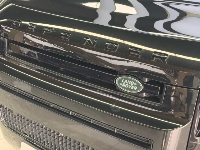 Land Rover Defender — Фото автомобиля 5