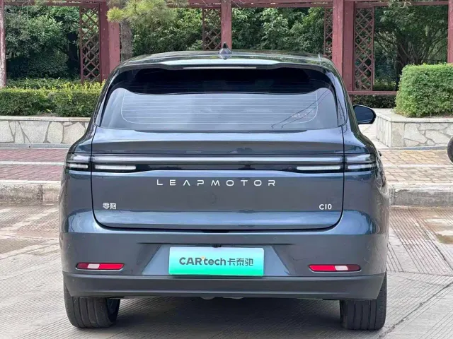 Leapmotor C10 — Фото автомобиля 10