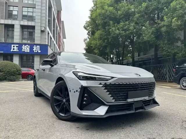 Changan UNI-V — Фото автомобиля 3