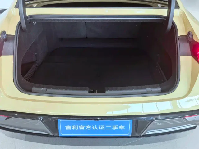 Geely Galaxy E8 — Фото автомобиля 19