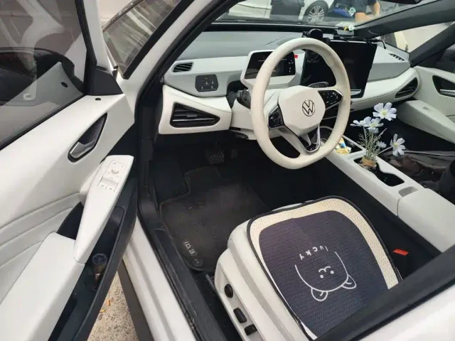 Volkswagen ID.3 — Фото автомобиля 12