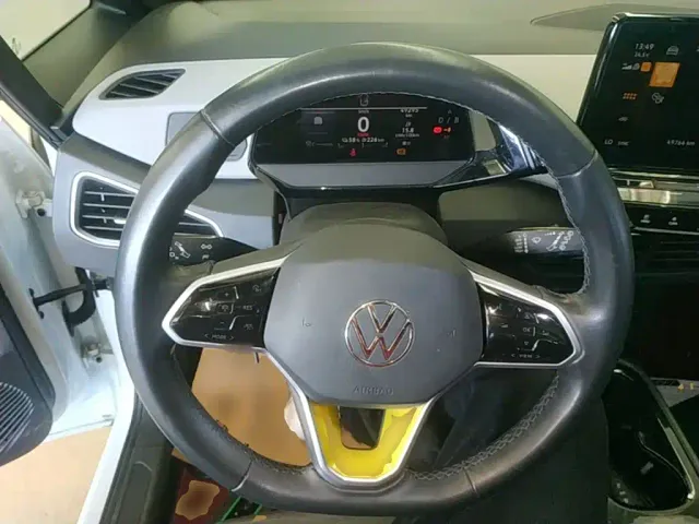 Volkswagen ID.3 — Фото автомобиля 10