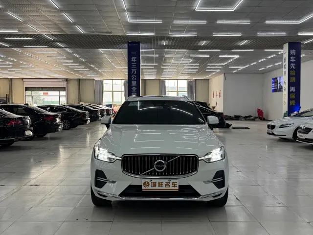 Volvo XC60 — Фото автомобиля 2
