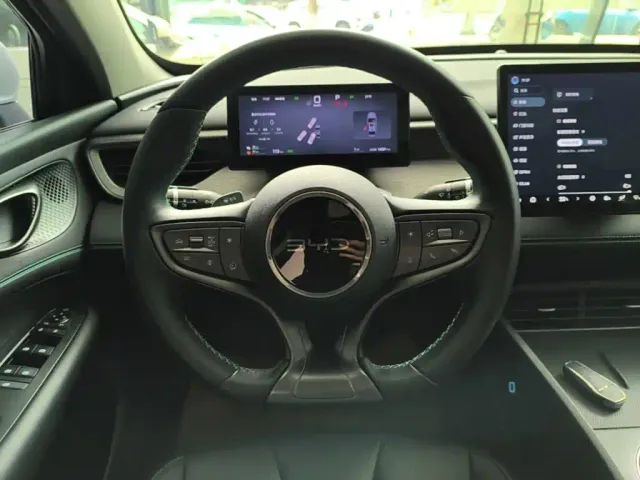 BYD Seal 05 DM-i — Фото автомобиля 10