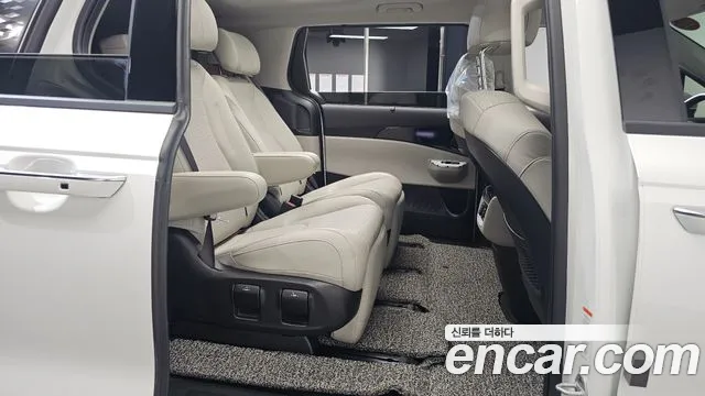 Kia Canival Carnival 4 поколение Бензин 7 мест Signature — Фото автомобиля 12