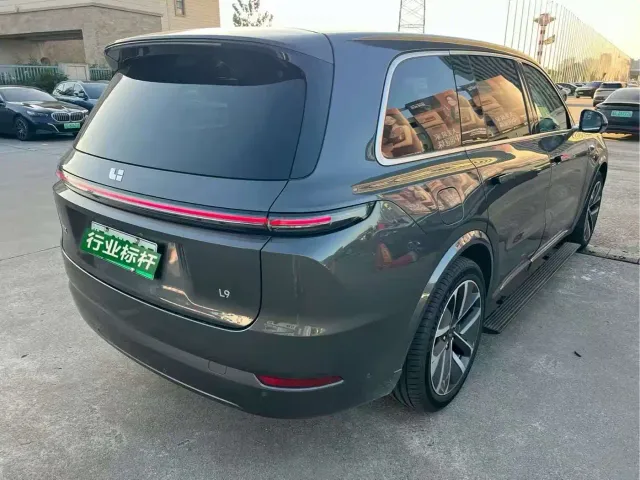 Li Auto L8 — Фото автомобиля 4