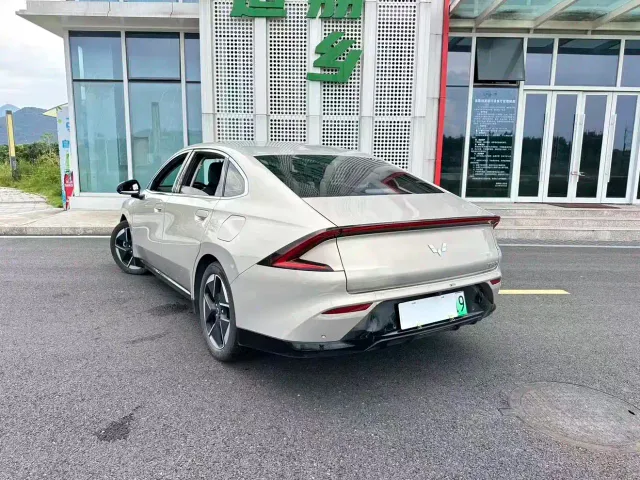 Wuling Starlight — Фото автомобиля 2