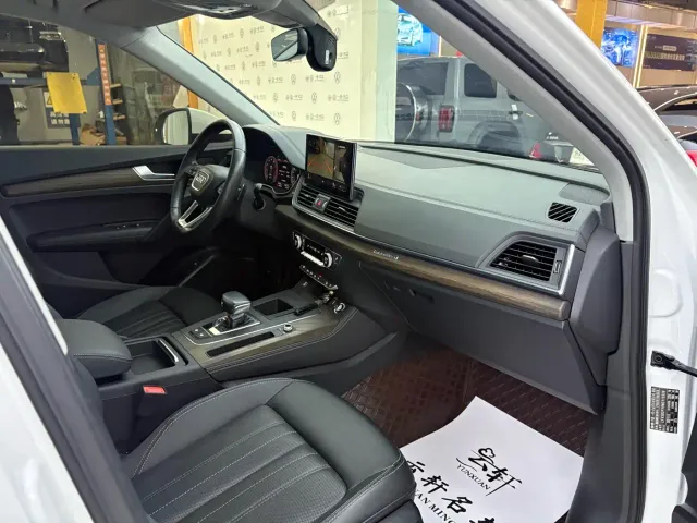 Audi Q5L — Фото автомобиля 18