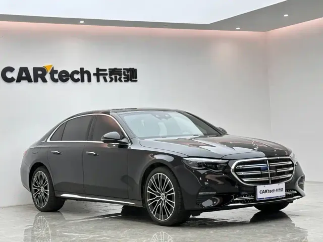 Mercedes-Benz E-Class — Фото автомобиля 6