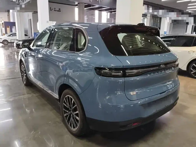 Leapmotor B10 — Фото автомобиля 4
