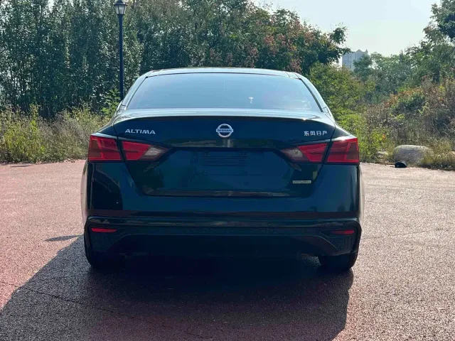 Nissan Teana — Фото автомобиля 5