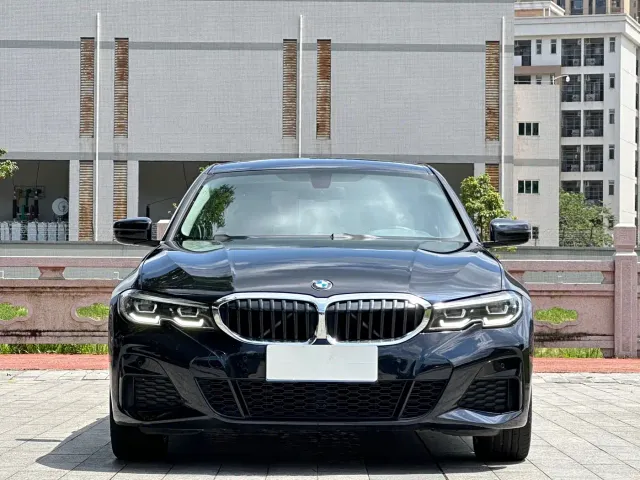 BMW 3 Series — Фото автомобиля 2