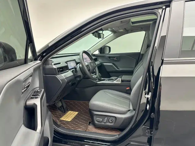 Toyota RAV4 — Фото автомобиля 9