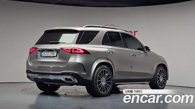 Mercedes-Benz GLE-Class — Фото автомобиля 2