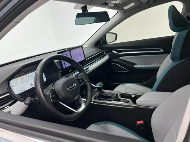Geely Emgrand — Фото автомобиля 10
