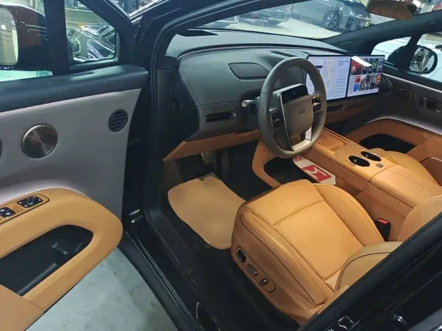 Li Auto i8 — Фото автомобиля 15