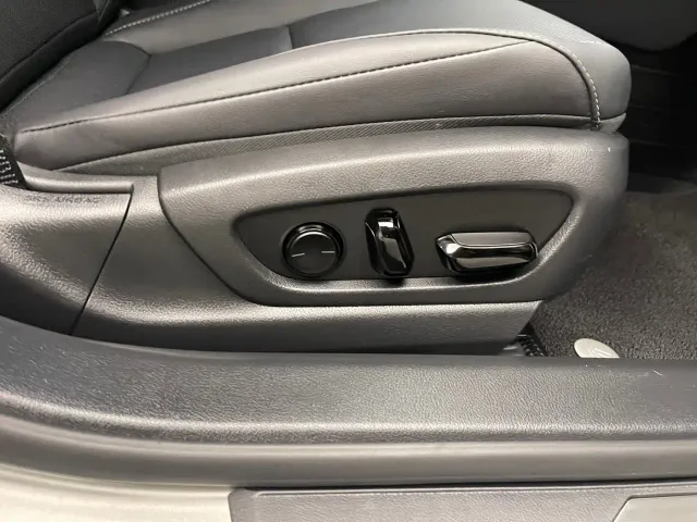 Lexus ES — Фото автомобиля 16