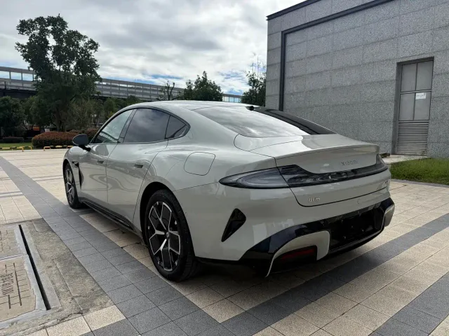 Xiaomi SU7 — Фото автомобиля 14