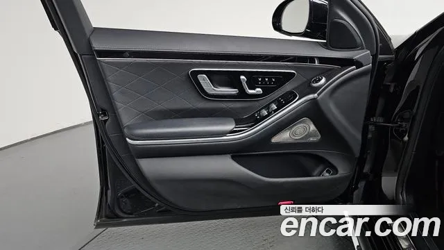 Mercedes-Benz S-Class — Фото автомобиля 23