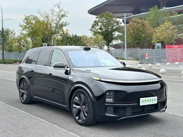Li Auto L9 — Фото автомобиля 19
