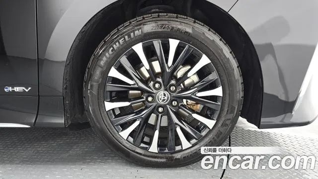 Toyota Alphard — Фото автомобиля 13