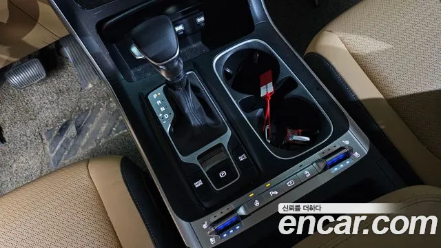 Kia Canival Carnival 4 поколение Дизель 9 мест Prestige — Фото автомобиля 9