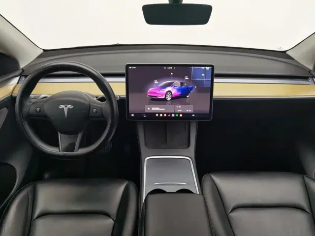 Tesla Model Y — Фото автомобиля 5