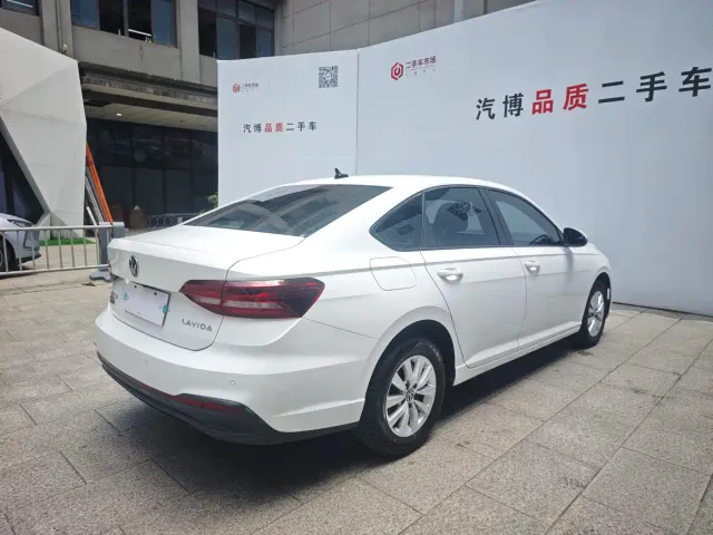 Volkswagen Lavida — Фото автомобиля 7