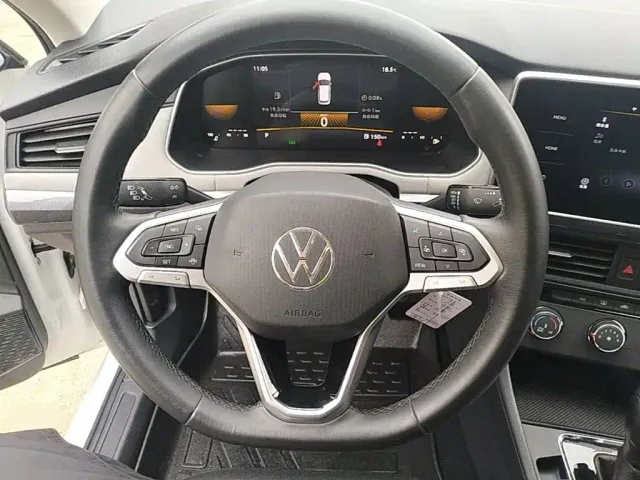 Volkswagen Bora — Фото автомобиля 10