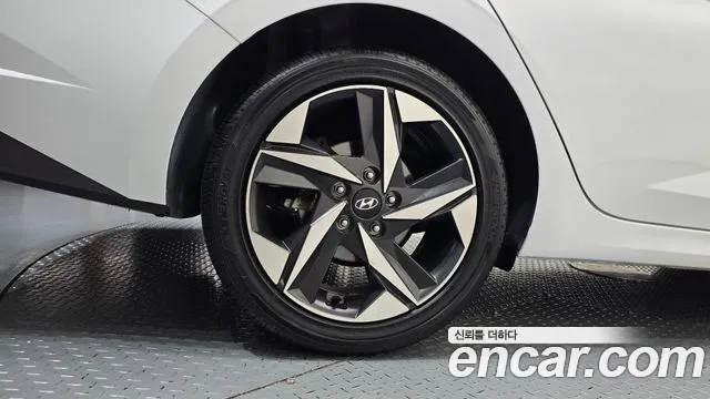 Hyundai Avante CN7 — Фото автомобиля 5