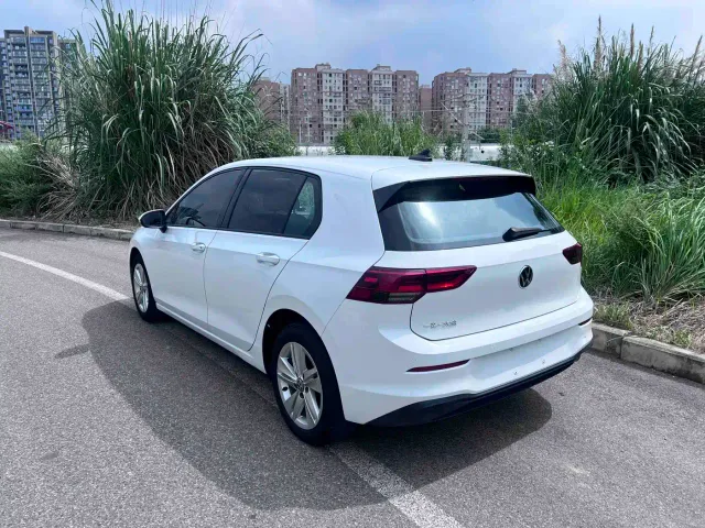 Volkswagen Golf — Фото автомобиля 6