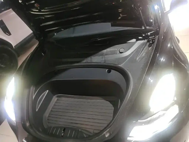 Tesla Model 3 — Фото автомобиля 19
