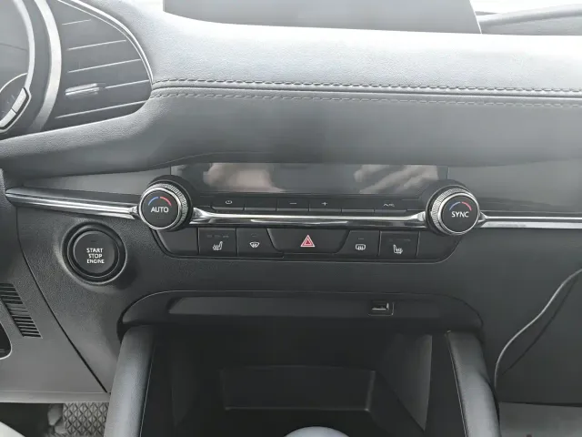 Mazda Axela — Фото автомобиля 14