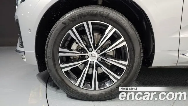 Вольво XC60 — Фото автомобиля 5