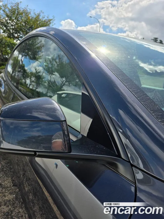 Tesla Model Y — Фото автомобиля 17