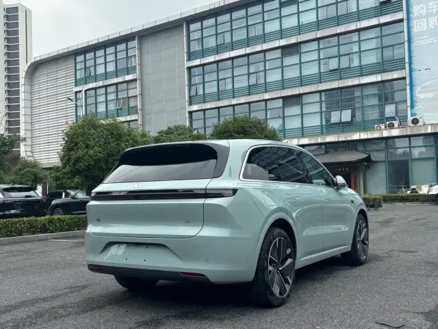 Li Auto L6 — Фото автомобиля 8