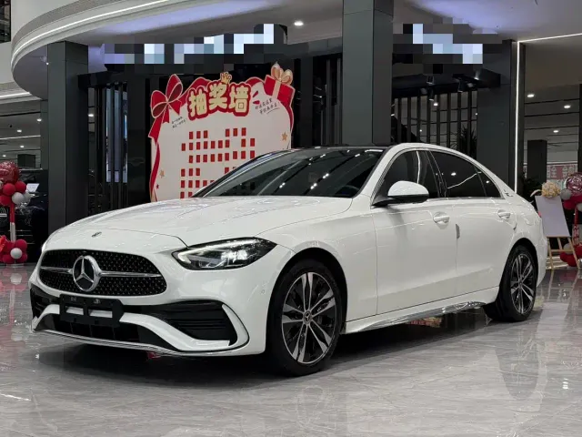 Фотография автомобиля — Mercedes-Benz C-Class