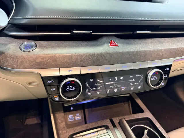 Genesis Pure Electric G80 — Фото автомобиля 14
