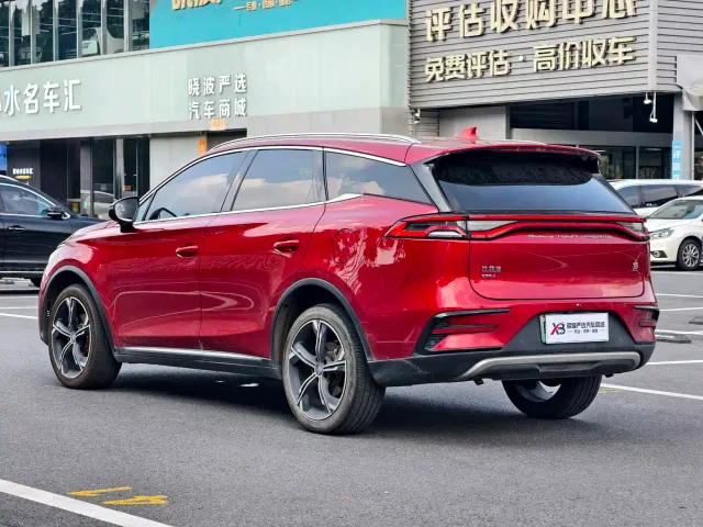 BYD Tang — Фото автомобиля 6