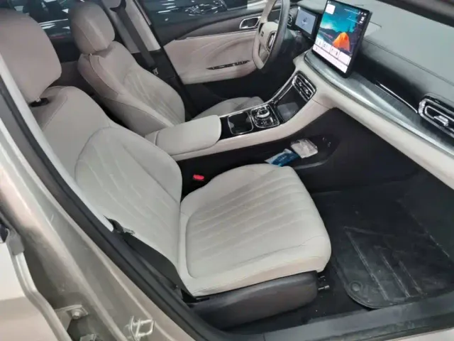 Geely Galaxy Stellar 6 — Фото автомобиля 24