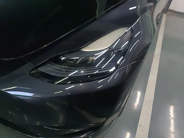 Tesla Model Y — Фото автомобиля 23