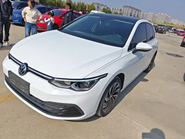 Фотография автомобиля — Volkswagen Golf
