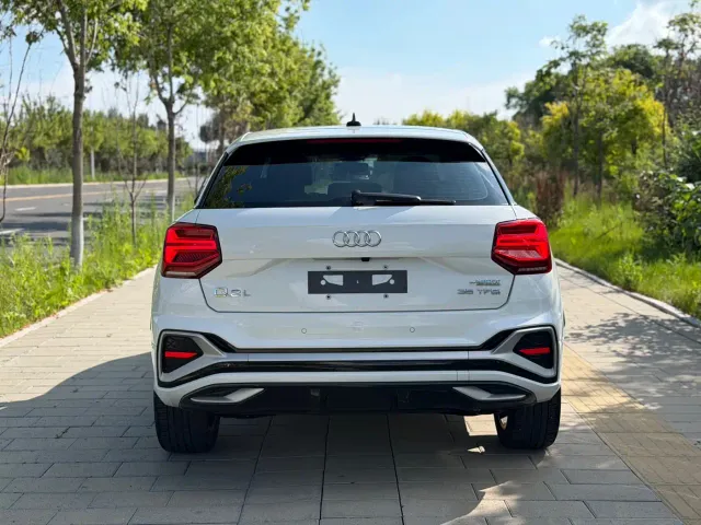 Audi Q2L — Фото автомобиля 23
