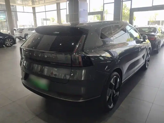 Volvo Volvo XC70 Plug-in Hybrid 2025 High-end Version — Фото автомобиля 6