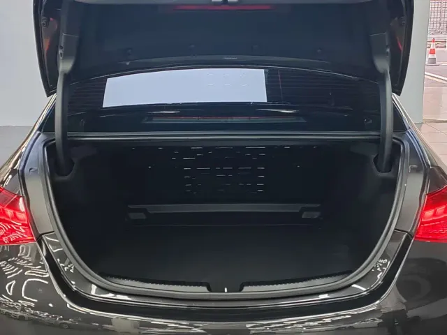 Mercedes-Benz C-Class — Фото автомобиля 14