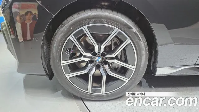 BMW 7-Series 7 серия (G70) 740i xDrive M Sport — Фото автомобиля 5