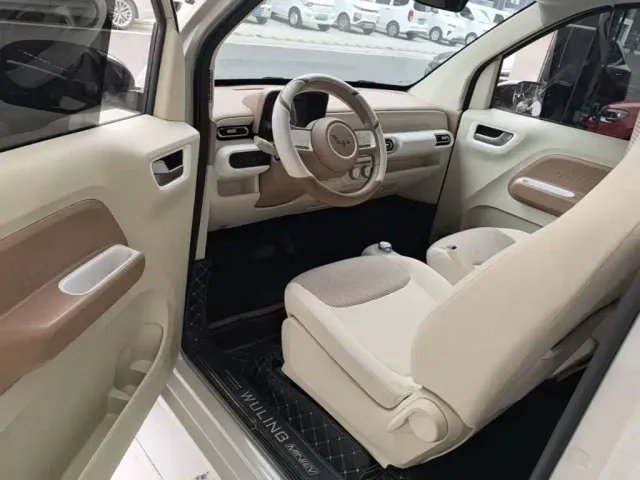 Wuling Motors Hongguang MINIEV 2024 3rd Generation 215km Youth Edition — Фото автомобиля 15