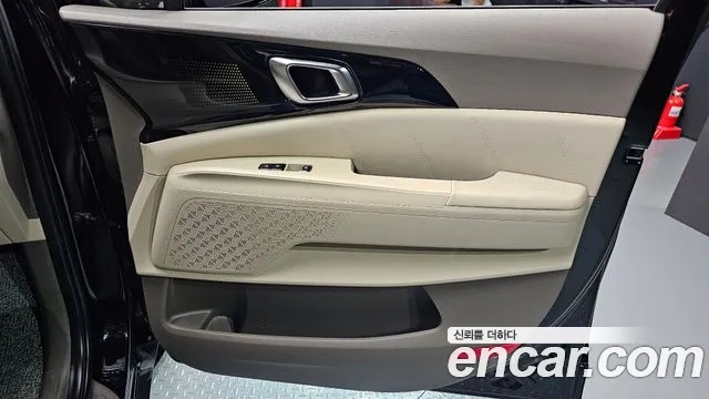 Kia Canival — Фото автомобиля 25